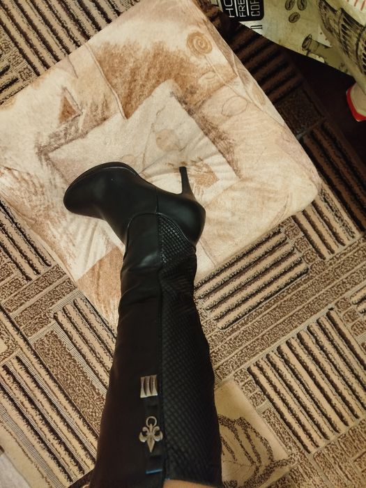 Ботуши на висок ток