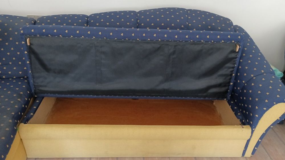 Диван с две ракли, фотьойл и табуретка