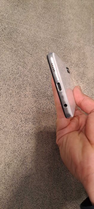 Продавам Samsung Galaxy A32