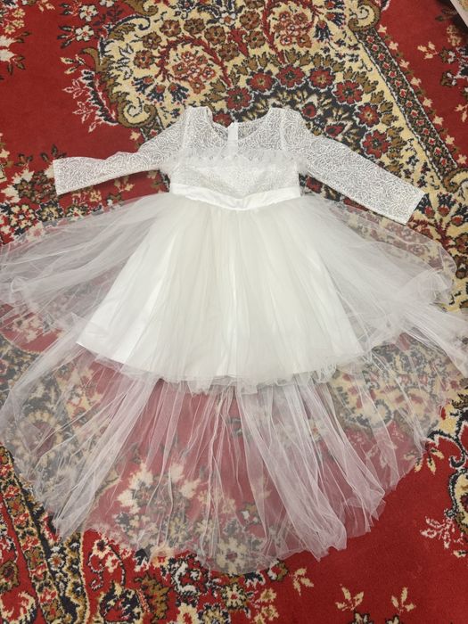 Платье на девочку 4-6 лет