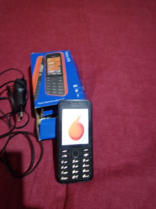 Telefon nokia cu incarcator