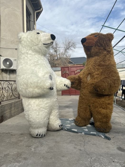 Тедди мишка Продам 4 надувных  костюма.