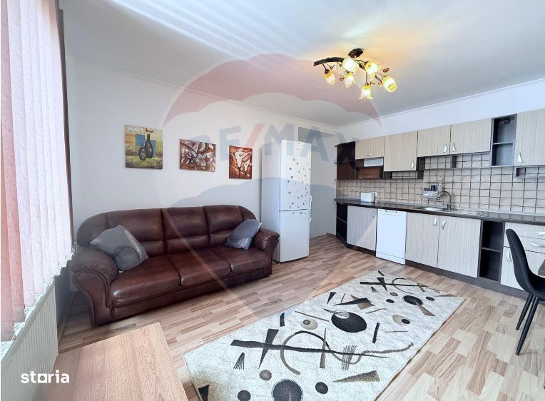 Apartament spațios-3 camere-la curte în Turnișor