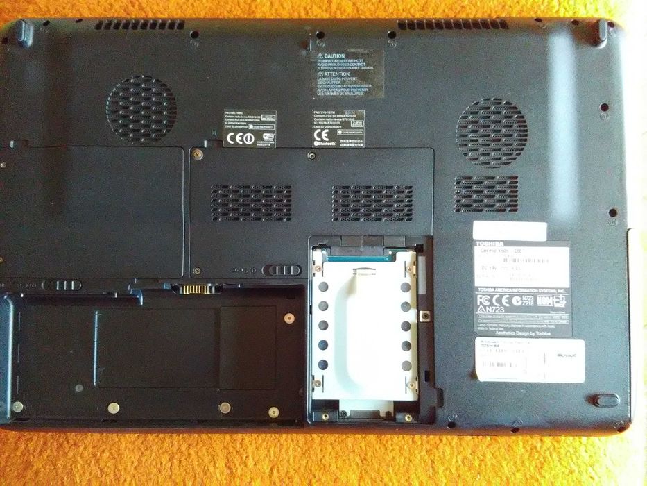 Лаптоп Toshiba Qosmio X505-Q887 18.4" | i7 | 8GB RAM | 256GB SSD | Като Нов! Ретро Екзотика