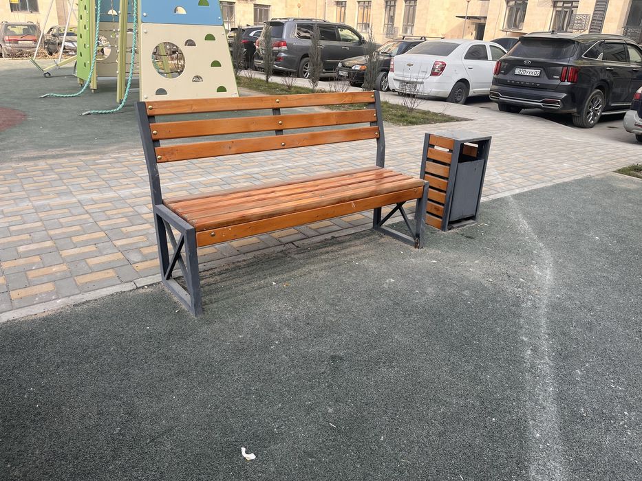 Скамейки и урны уличные