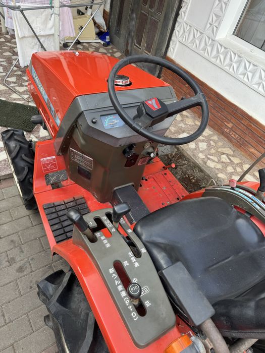 Tractor Yanmar 159 ore