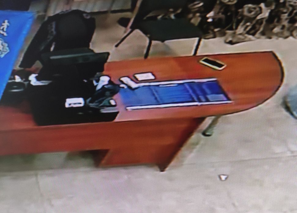 Офисный стол с тумбой