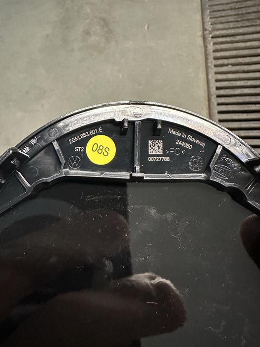 Vw emblem 2GM.853.601.E