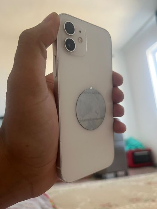 Iphone 12 64GB в хорошем состоянии