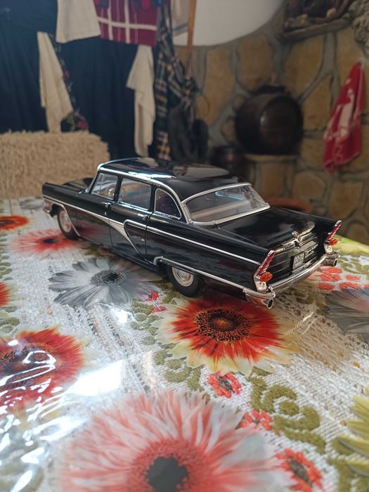 Газ 13 Чайка 1:18 Чисто нова