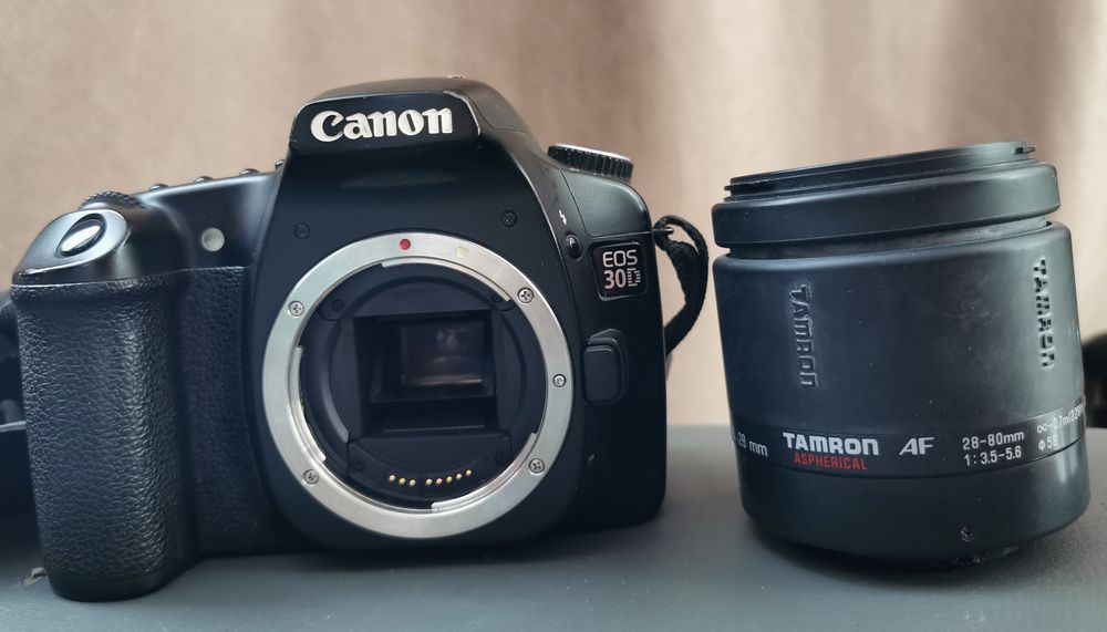 Японски фотоапарат Canon EOS 30D + японски обектив