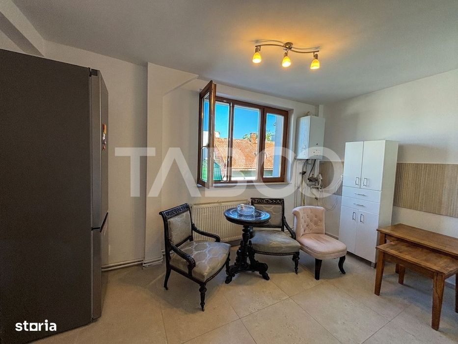 Apartament cu 3 camere in Piata Cipariu Andrei Muresanu zona retrasa