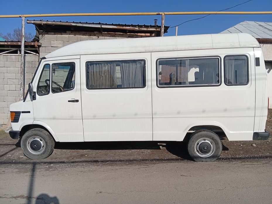 Мерседес бенз 210 D