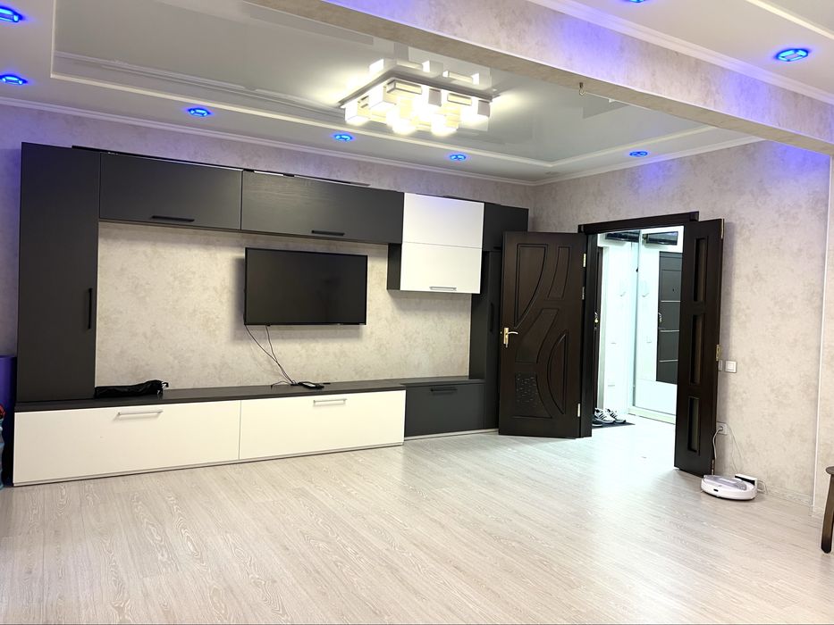 Пять комнат 5в6/2/5 Лисунова 1, Кадышева, Балкон 2х9, Школа №61