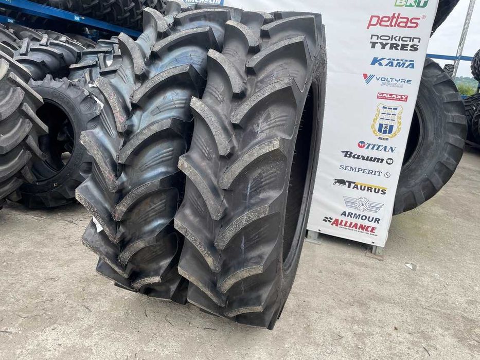 Cauciucuri 380/85R38 noi radiale pentru tractor spate marca OZKA