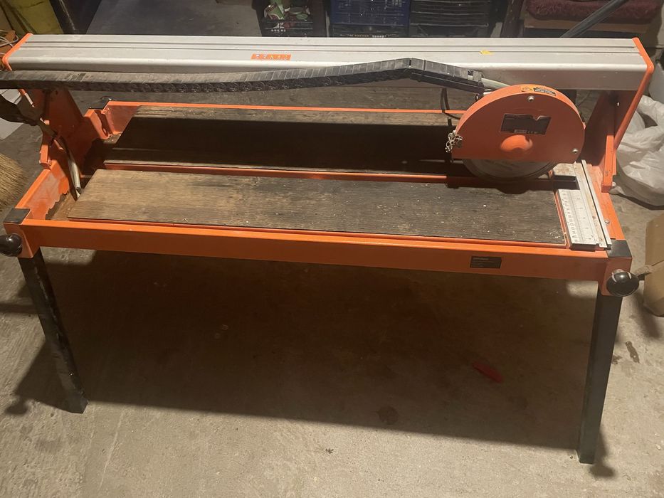 Masina gresi si marmura warning