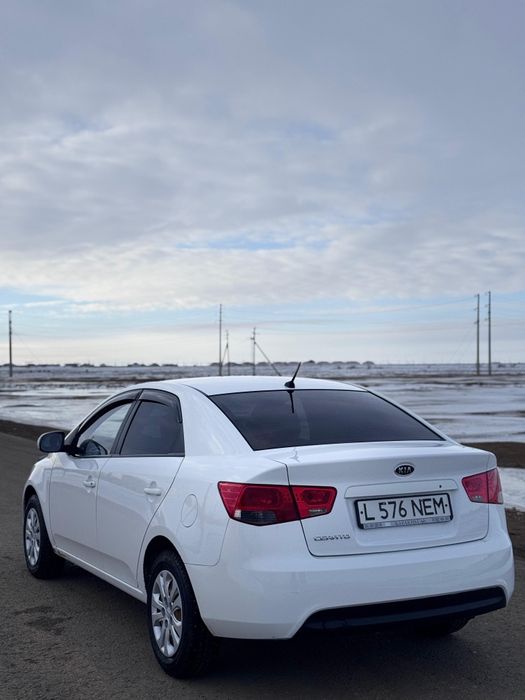 КИА серато 2011 хорошом состояний