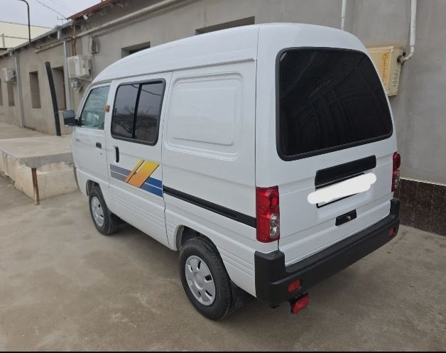 Дамас комби (юк-йуловчи) сотилади.