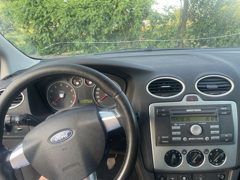 Ford focus 2 1.6 benzina +gaz