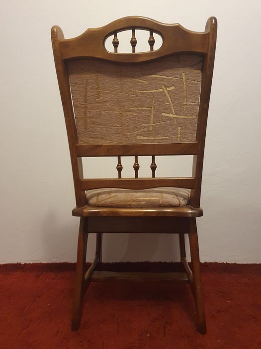 10 scaune elegante din lemn masiv (fag), tapițate, în Piatra Neamț