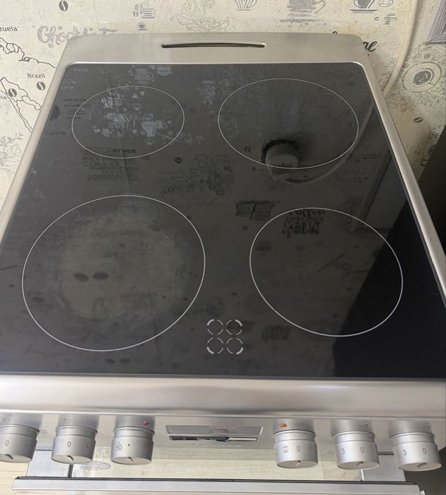 Продам электро плиту Hansa