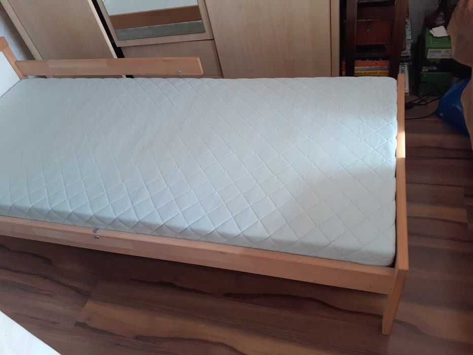 Единично легло с матрак