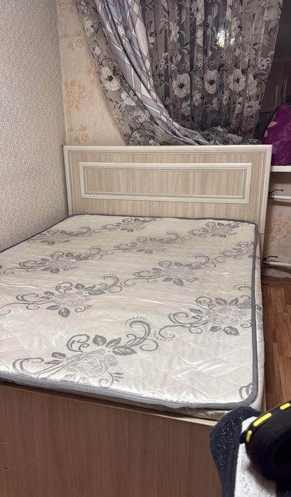 продам двуспальную кровать