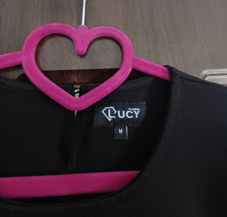 Lucy рокля черна