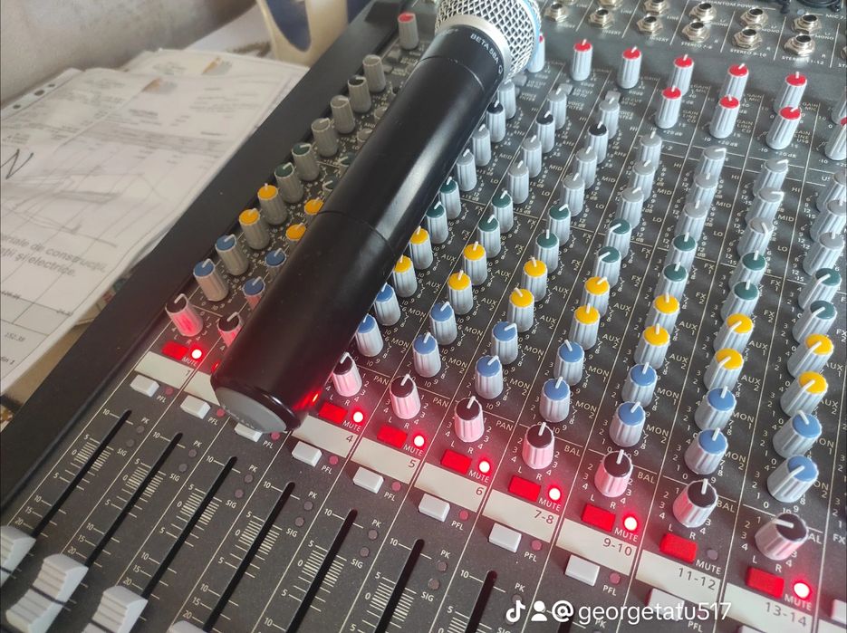 Microfon shure  impecabil