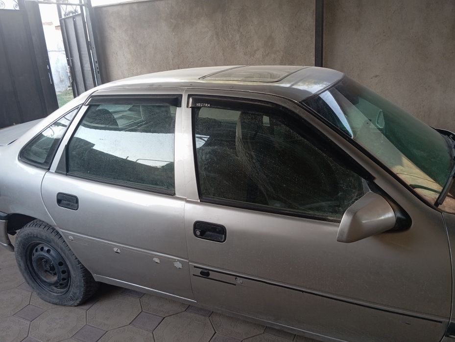 Машина opel vectra