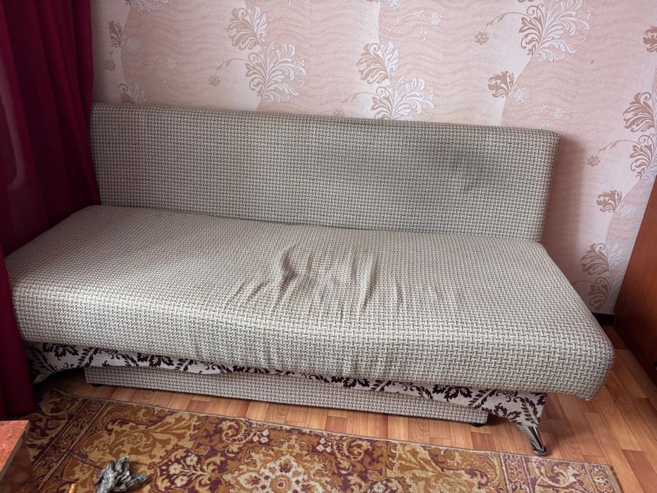 Продам старый диван