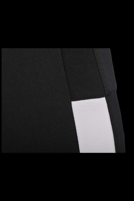 Мъжки анцуг - M.