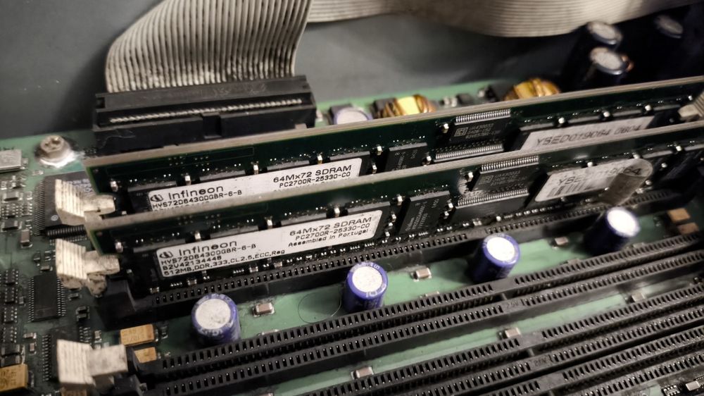 Продам Серверный корпус Fujitsu Primergy tx200