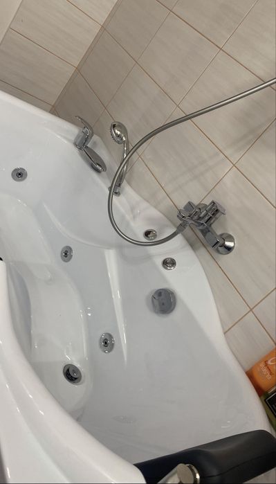 Cada cu hidromasaj Kadda