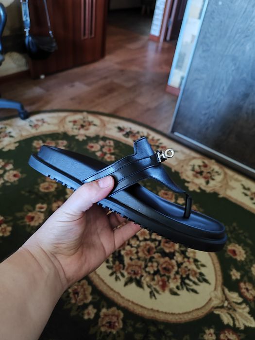 Новые повседневные шлепки