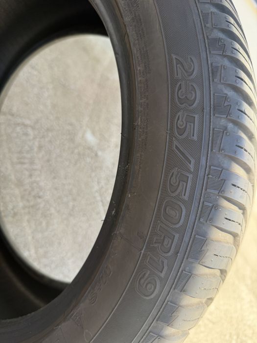 Автомобилна гума 235/ 50 R19 всесезонна