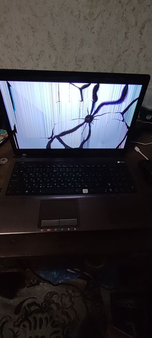 Продам ноутбук на запчасти