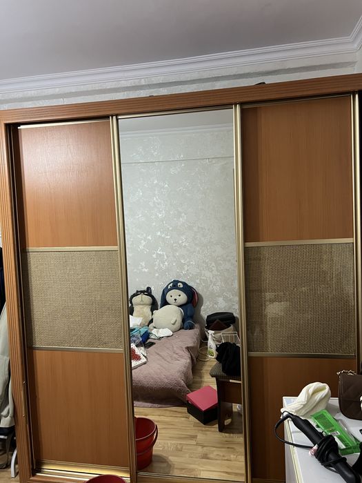 Продам почти даром шкаф купэ