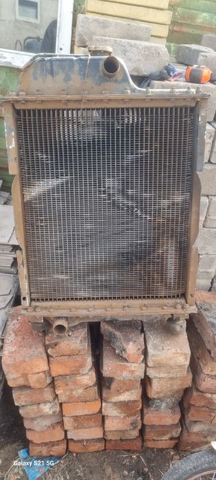 Продам радиатор бу в хорошем состоянии