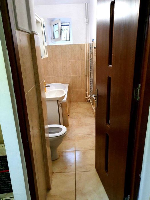 Inchiriez apartament zona Casa de cultura