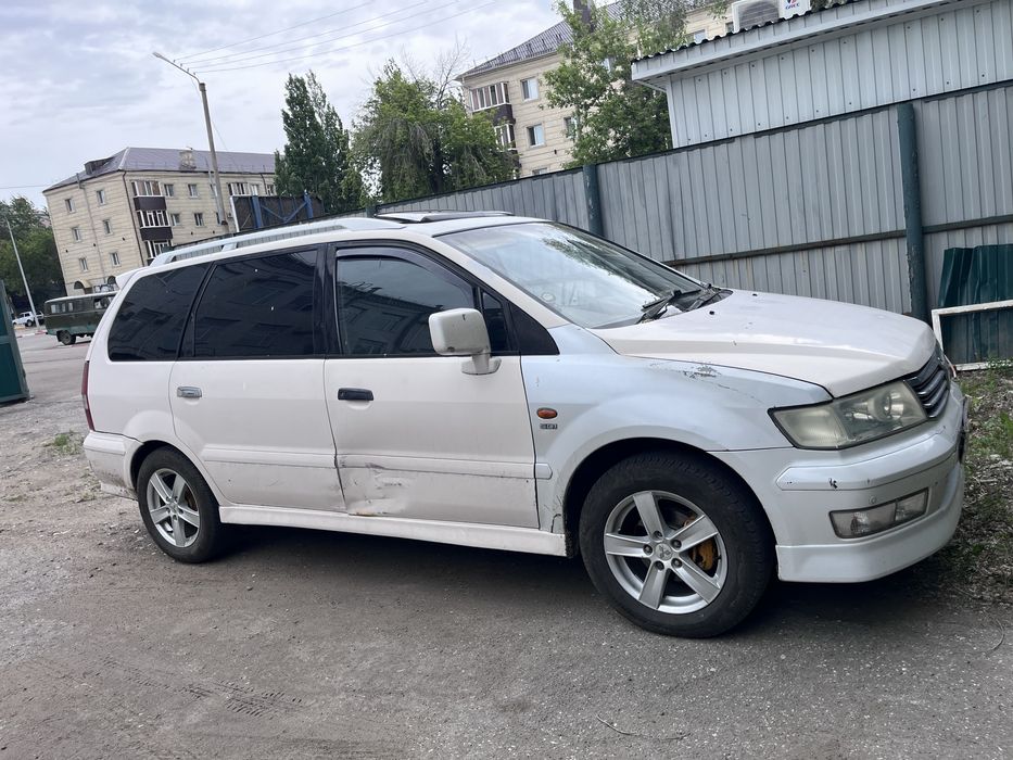 Mitsubishi Chariot