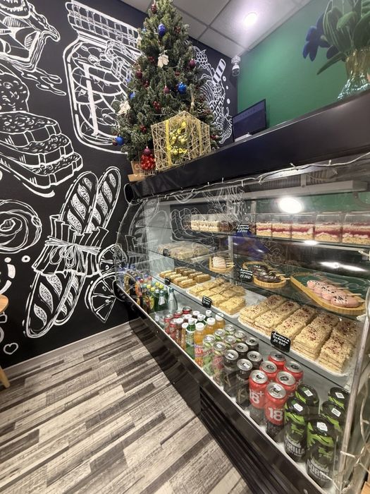 Продам холодильник витринный