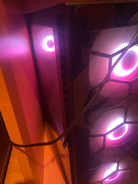 Vând pc gaming,stare perfecta