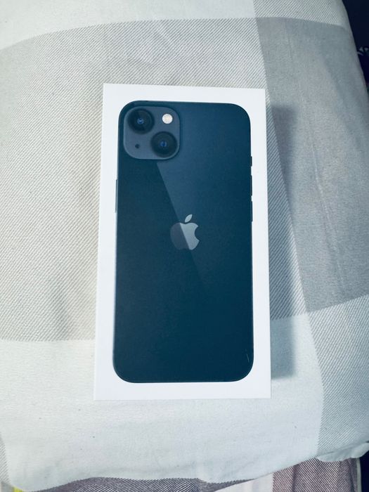 iPhone 13 în stare foarte bună ,are cablu USB ,husă .