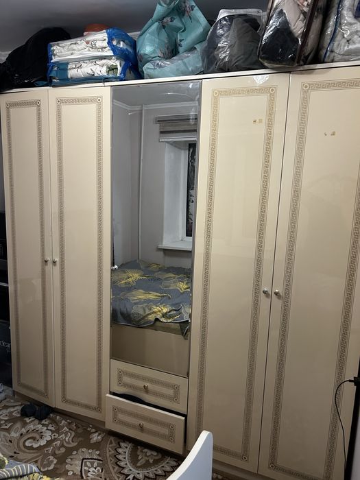 Продам срочно спальный гарниртур