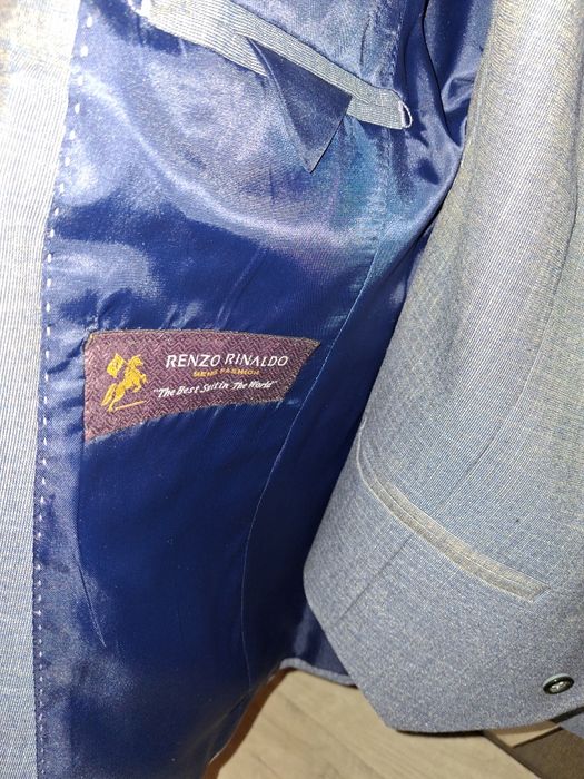 Продам костюмы мужские