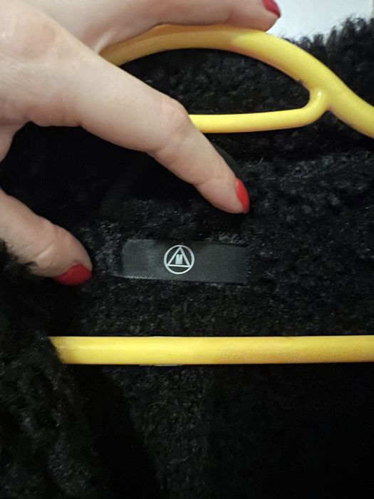 Късо черно разкроено велурено палто  MISGUIDED, размер С/М