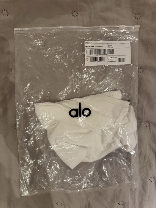 Спортен топ Alo Yoga