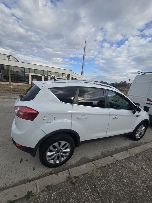 Vând Ford Kuga 2011