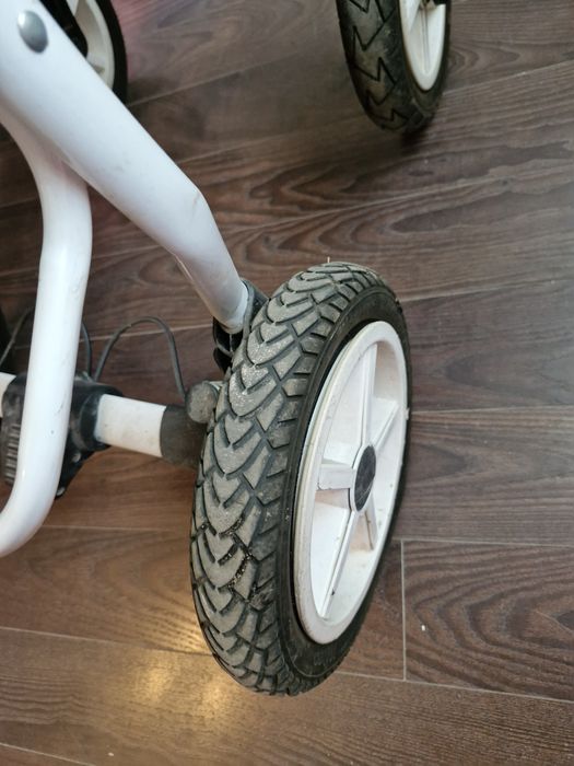 Бебешка количка 3 в 1 с нов зимен кош